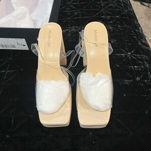Women's Cream Heeled Sandals
